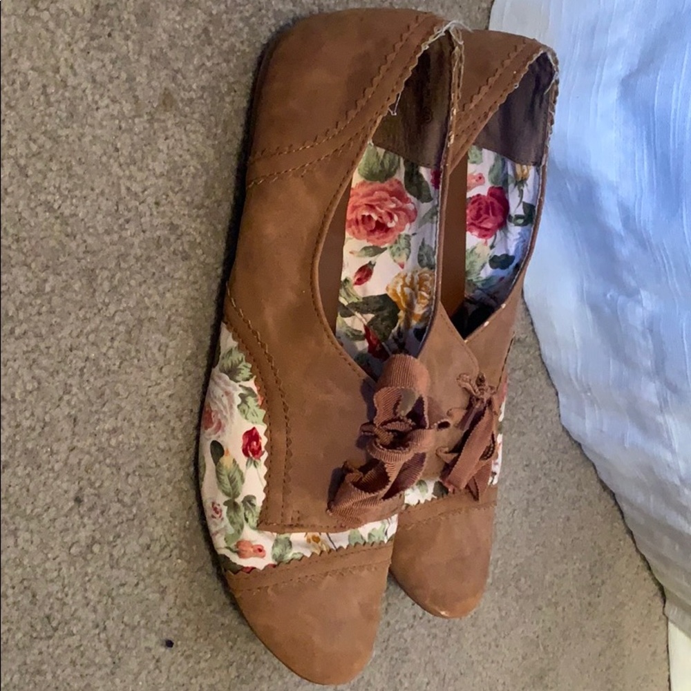 Flats - Picture 2 of 2
